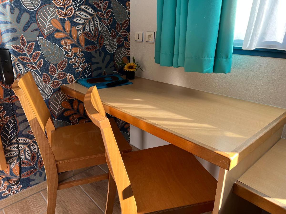 Hotel Le Laury'S Onet-le-Chateau Ngoại thất bức ảnh