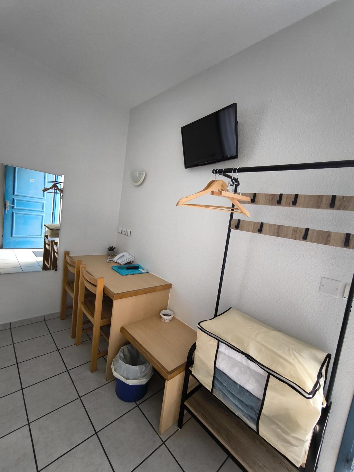 Hotel Le Laury'S Onet-le-Chateau Ngoại thất bức ảnh